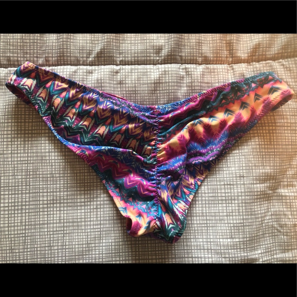Victoria Secret bikini bottoms - Picture 3 of 3